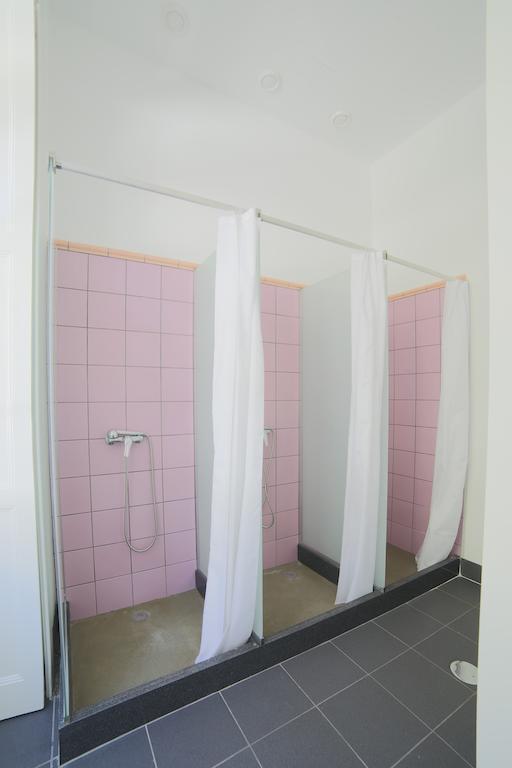 Vierbettzimmer mit Gemeinschaftsbad